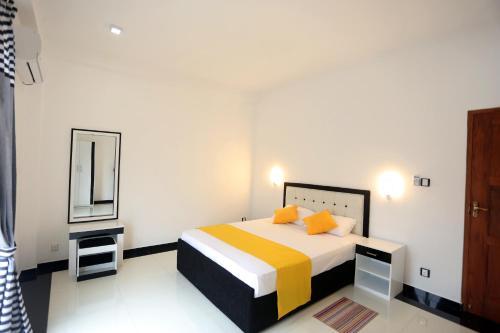 Негомбо: Juvilez White Palace
