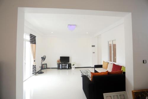 Негомбо: Juvilez White Palace