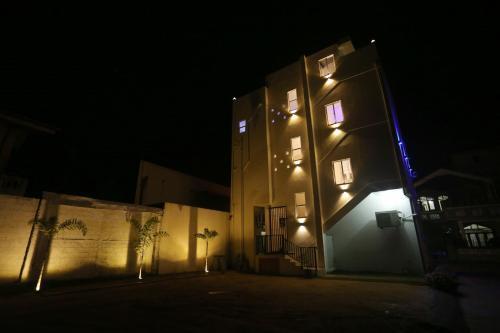Негомбо: Juvilez White Palace