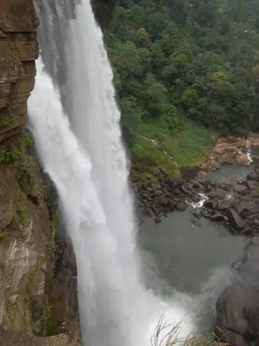 Ратнапура: Glass Rooms Accommodations Adam's peak