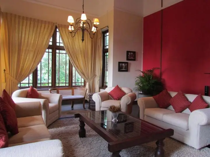 Сурияканда: Aigburth Villa