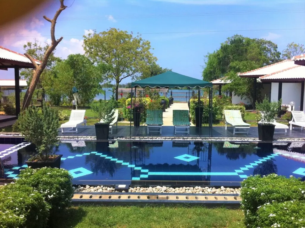 Виравила: Flower Garden Lake resort