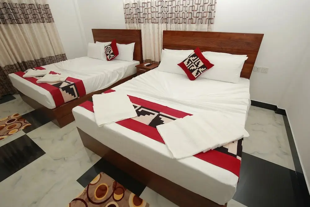 Киринда: Yala Safari River Front Hotel & Resturant