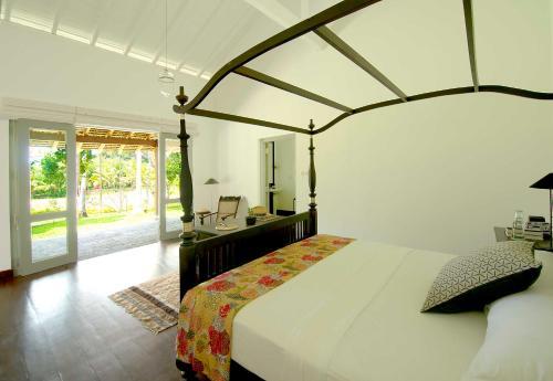Хабарадува: Ivory House