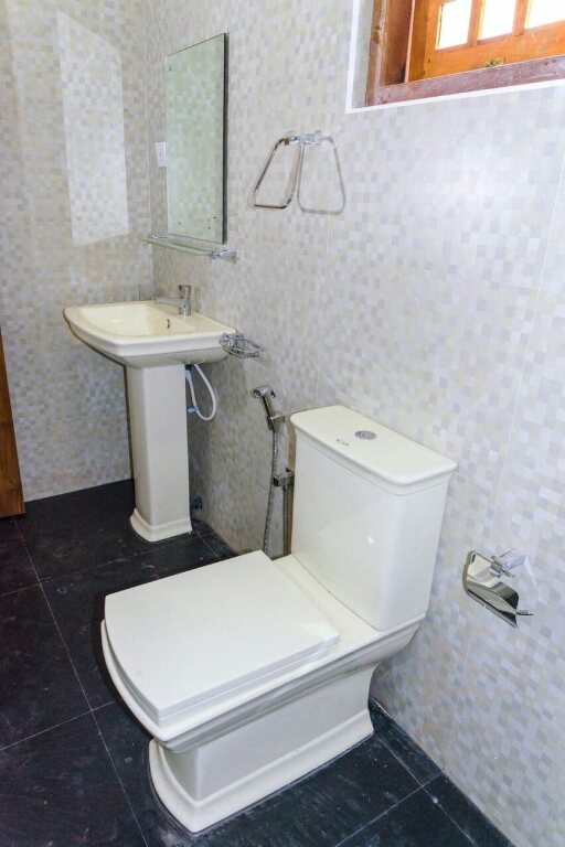Хингуракгода: Thusitha Resort