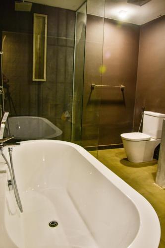 Амбалангода: Rimarkvin River Edge Resort