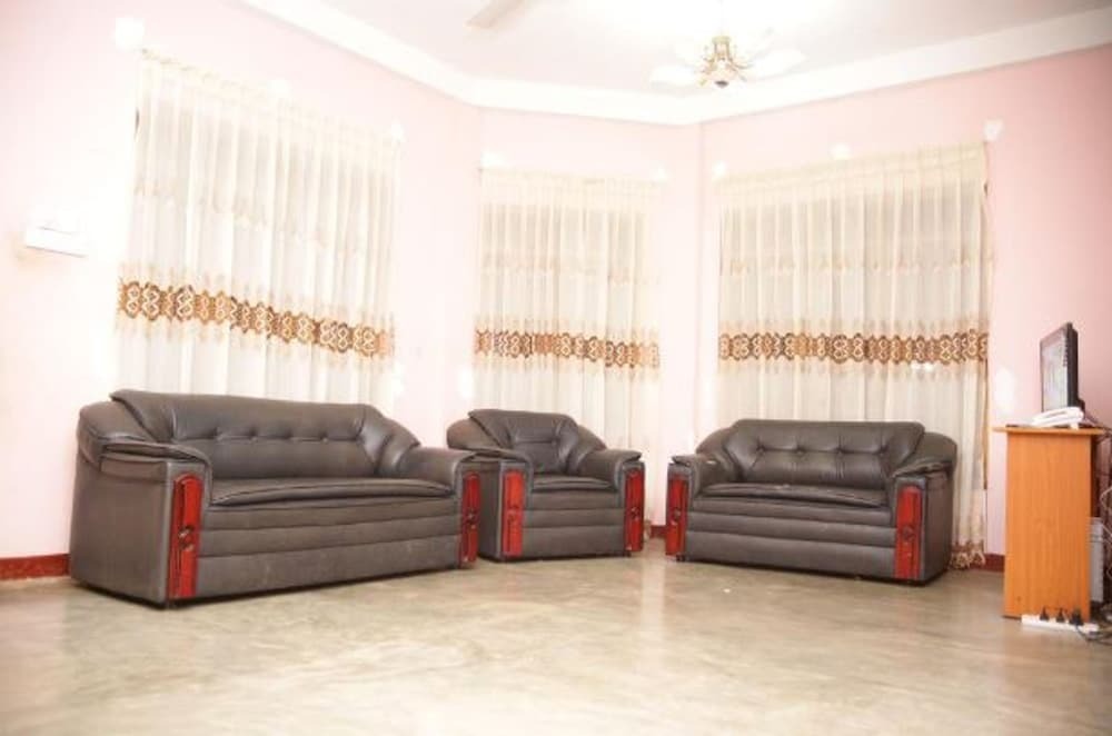 Тимболкетия: Wildlife Safari House