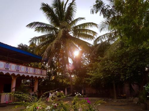 Чуннакам: Thisha Hotel