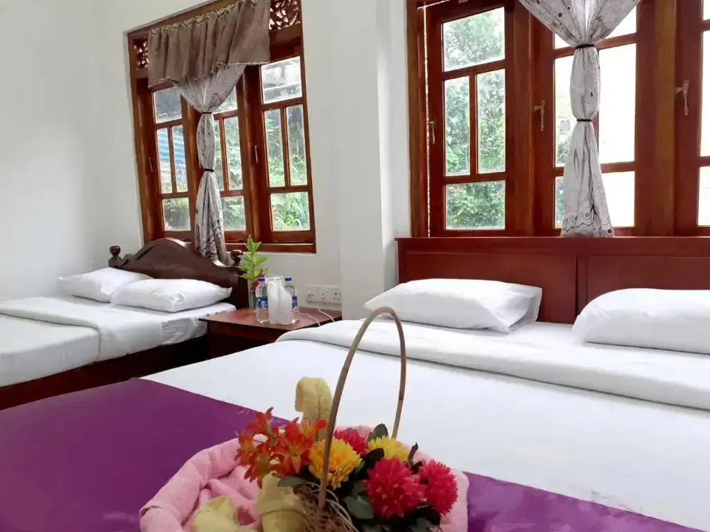Наллатанния: Subash Hotel