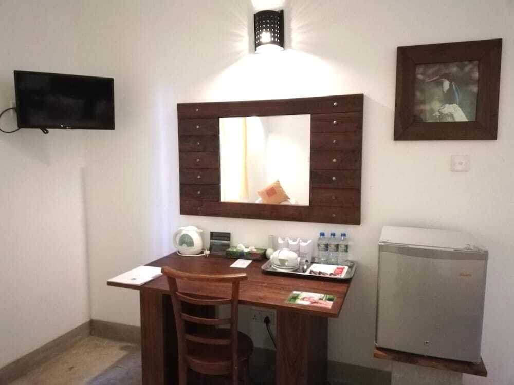 Удавалаве: Nil diya mankada safari lodge