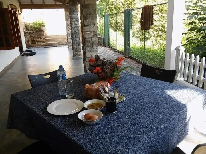 Богаванталава: Hamadhi Guest
