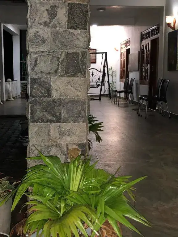 Богаванталава: Hamadhi Guest