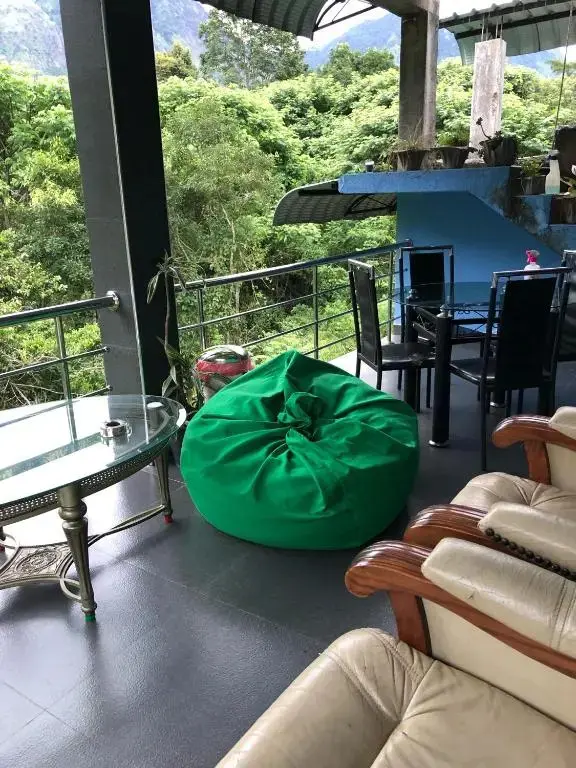 Богаванталава: Hamadhi Guest