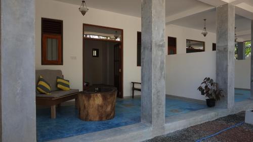 Хиккадува: Araliya Suite Inn