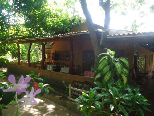 Виравила: Nildiya Guest House