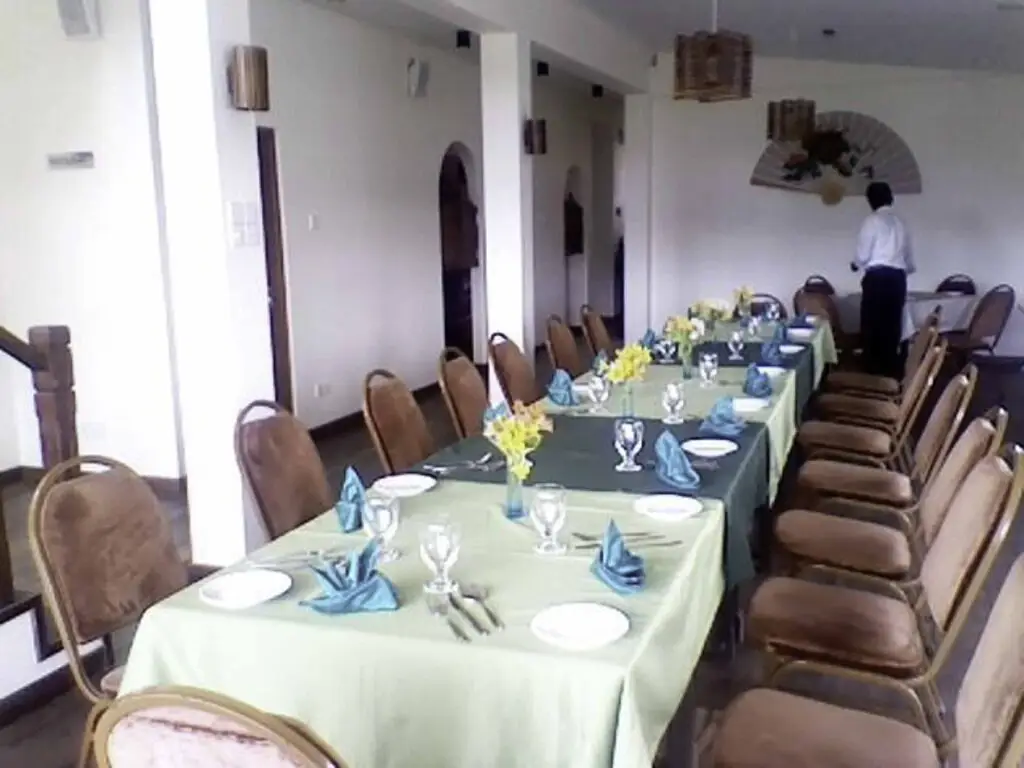 Нувара-Элия: Отель Yoho Pello Lake Resort