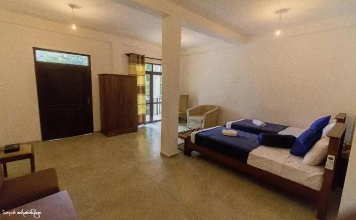 Канди: Thomasz Lodge