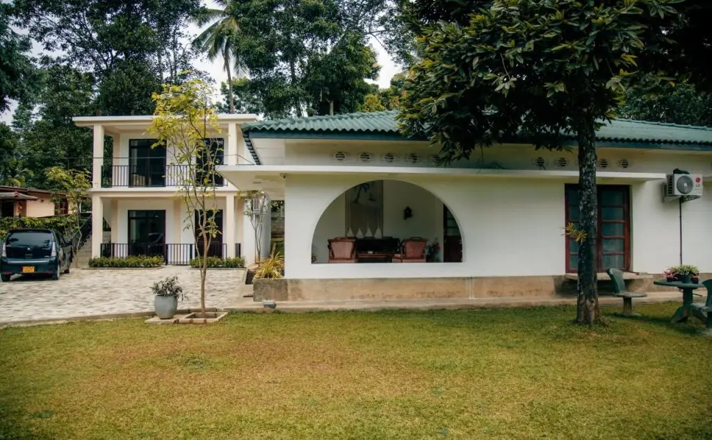 Канди: Thomasz Lodge