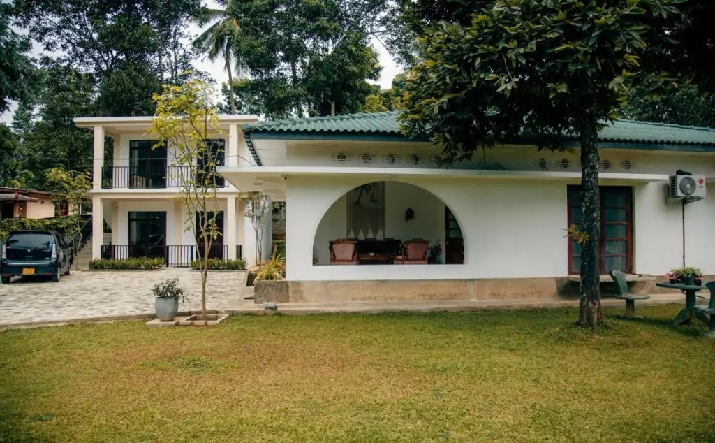 Канди: Thomasz Lodge
