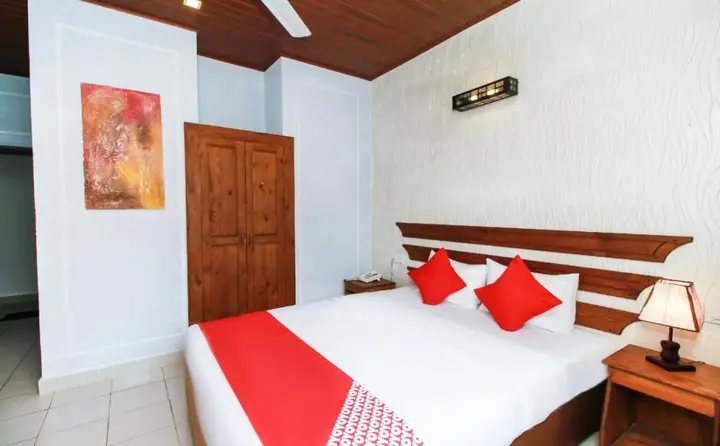 Катунаяке: Dhanamuthu Hotel