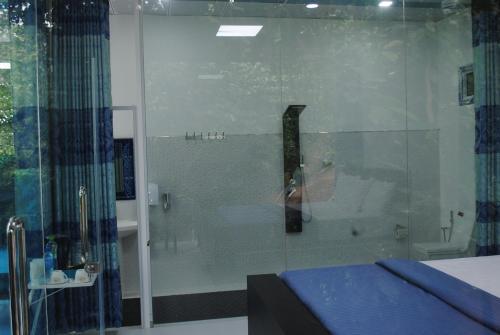 Ратнапура: Glass Rooms Accommodations Adam's peak