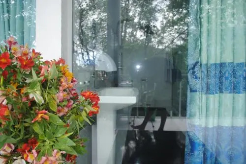 Ратнапура: Glass Rooms Accommodations Adam's peak