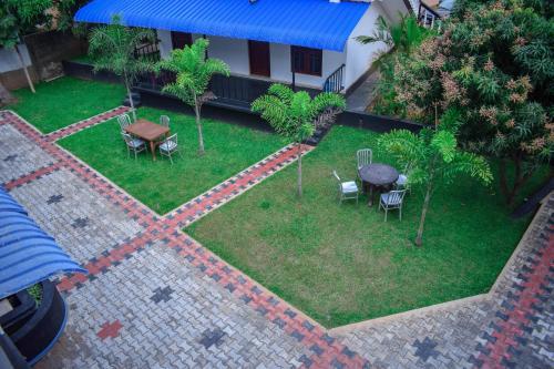 Полоннарува: Singha Guest House