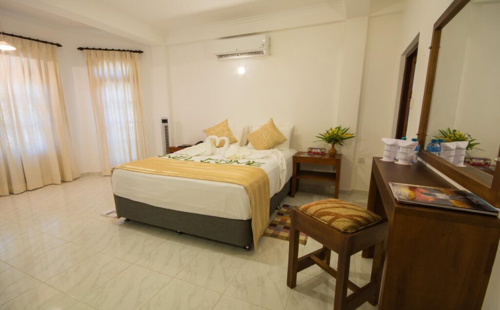 Канди: La Niru Residence