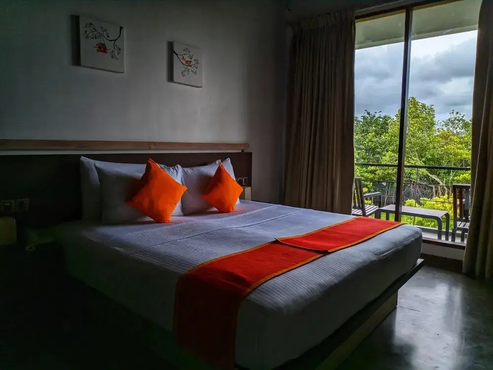 Хабарадува: Chari Lake Hotel