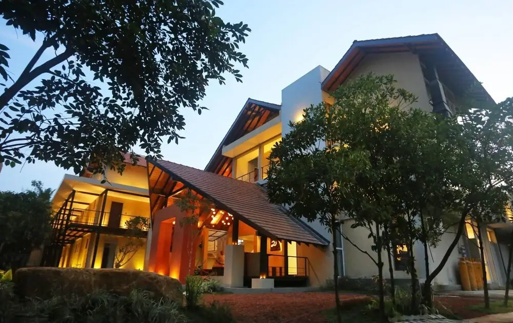 Хабарадува: Chari Lake Hotel