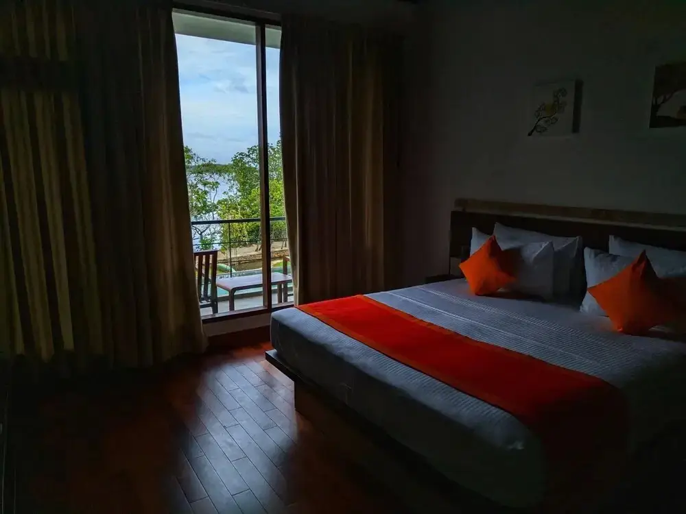 Хабарадува: Chari Lake Hotel