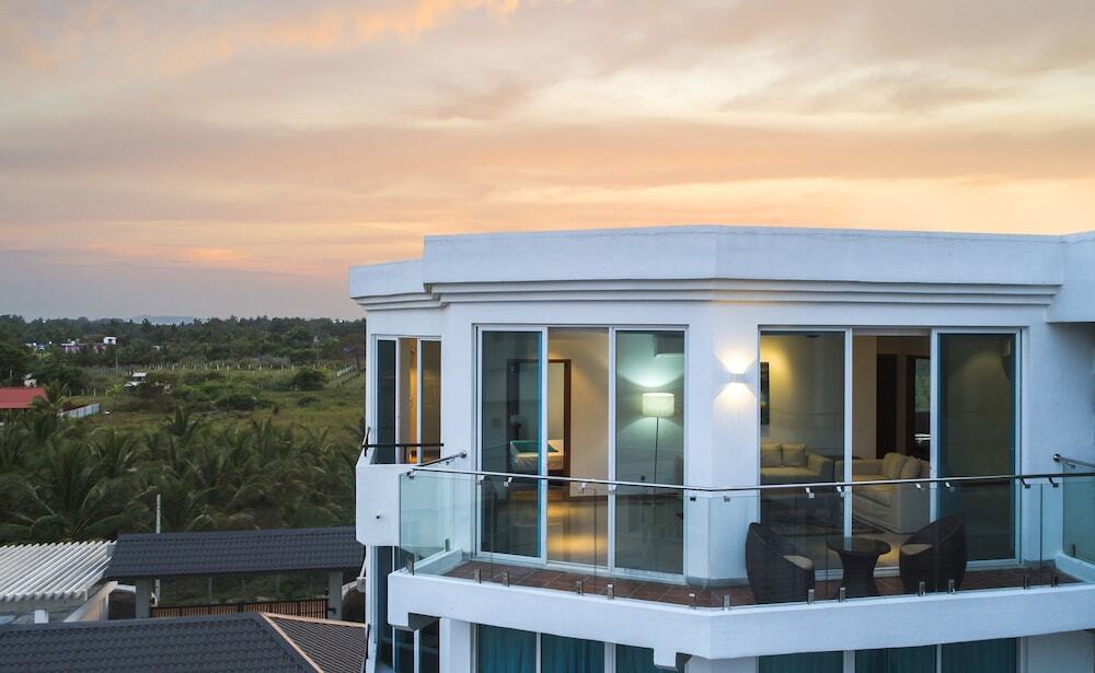 Нилавели: CASAMIA Oceanfront Condo Nilaveli
