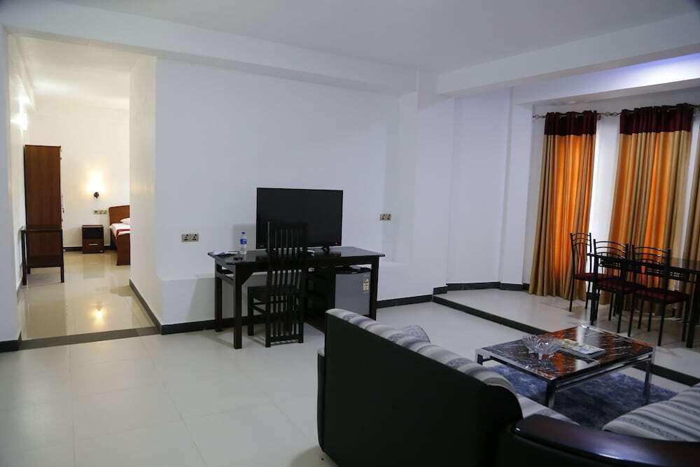 Вавуния: Ananthi Hotels