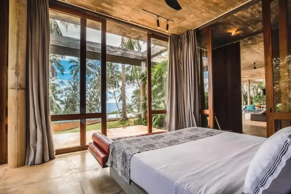 Тангалла: Sustainably Designed Villa Overlooking Indian Ocean