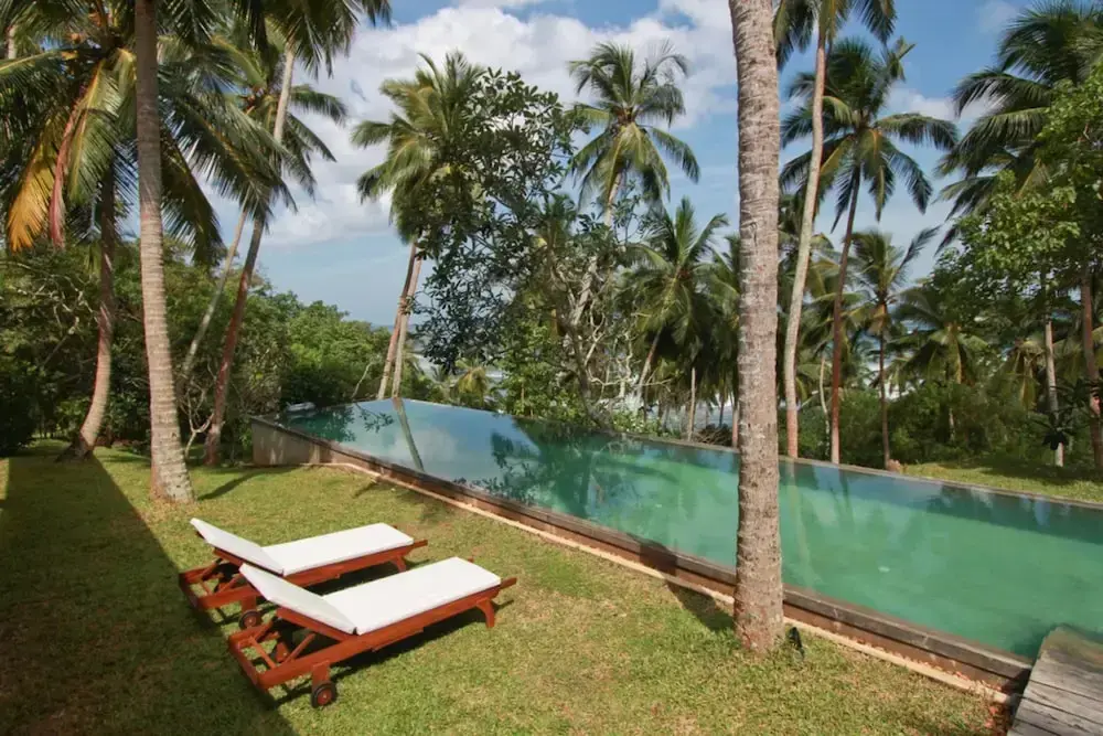 Тангалла: Sustainably Designed Villa Overlooking Indian Ocean