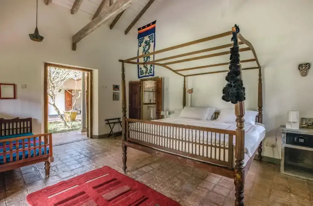 Тальпе: Antique Dutch Period Country House With Far Reaching West-facing Views
