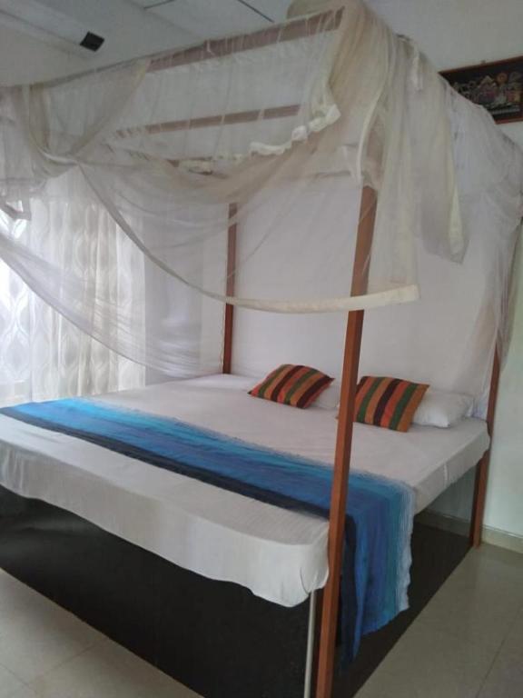 Диквелла: Surf Villa Hiriketiya