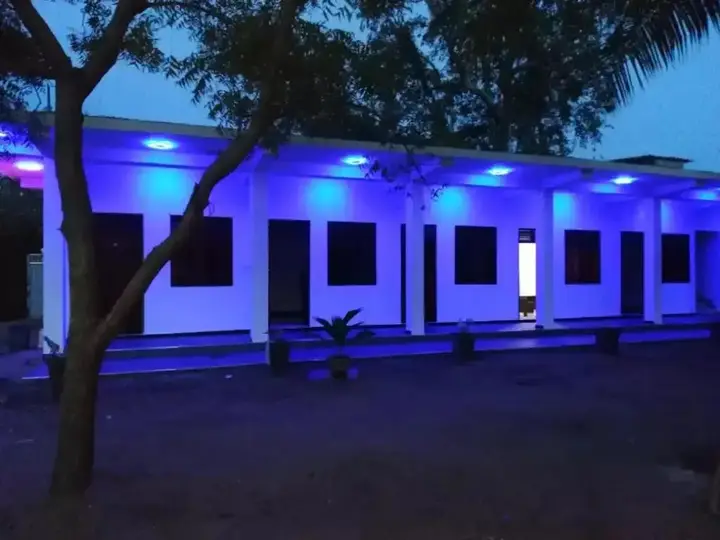 Ампара: Quench Inn