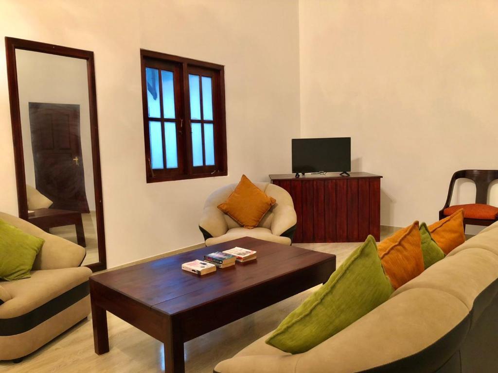 Хиккадува: Sundowners Guesthouse