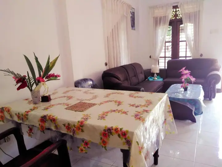 Хиккадува: Gamini House
