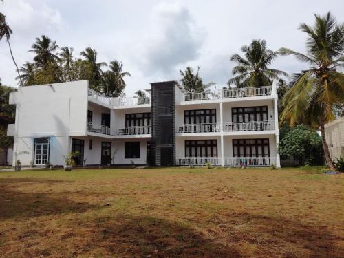 Диквелла: Seacoast Sanctuary Beach Hotel