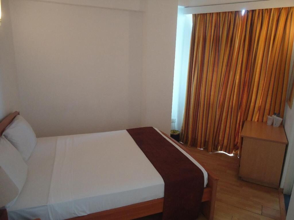Коломбо: Global Towers Hotel & Suites