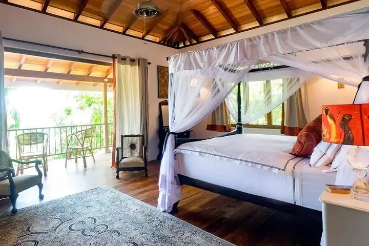 Годода: A Sophisticated Spacious Beach Villa With 20 Meter Water Slide