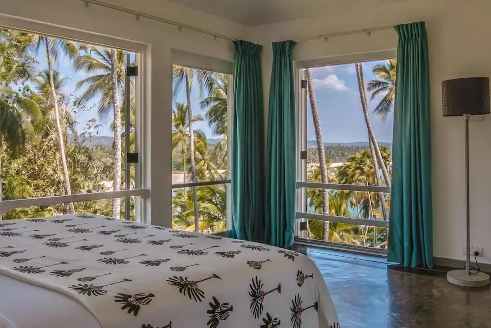 Диквелла: Spectacular Hilltop Beach Villa Located Next To A Surf Break