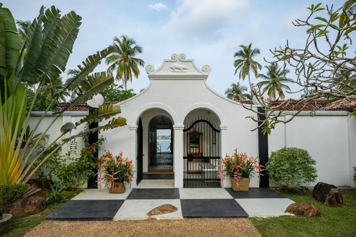 Диквелла: Spectacular Hilltop Beach Villa Located Next To A Surf Break