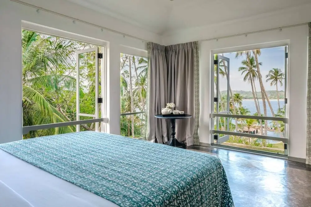 Диквелла: Spectacular Hilltop Beach Villa Located Next To A Surf Break