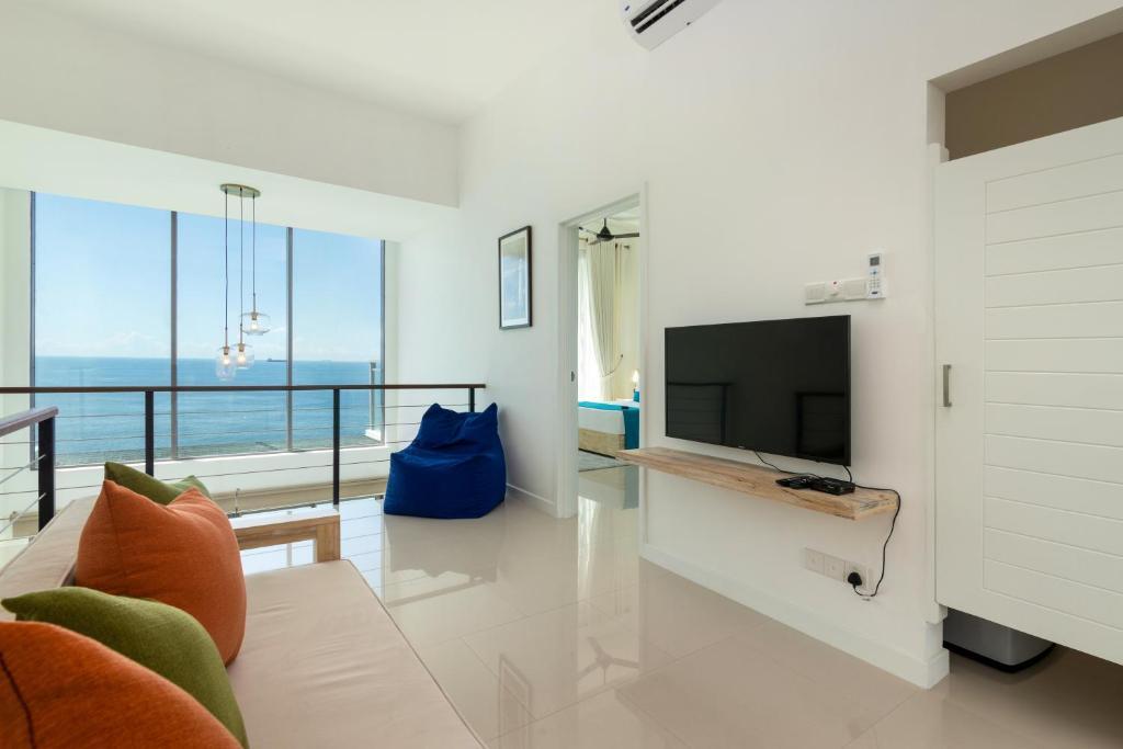 Галле: Oceanfront Condominiums Galle