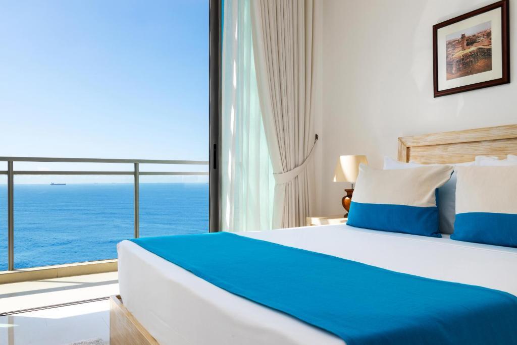 Галле: Oceanfront Condominiums Galle