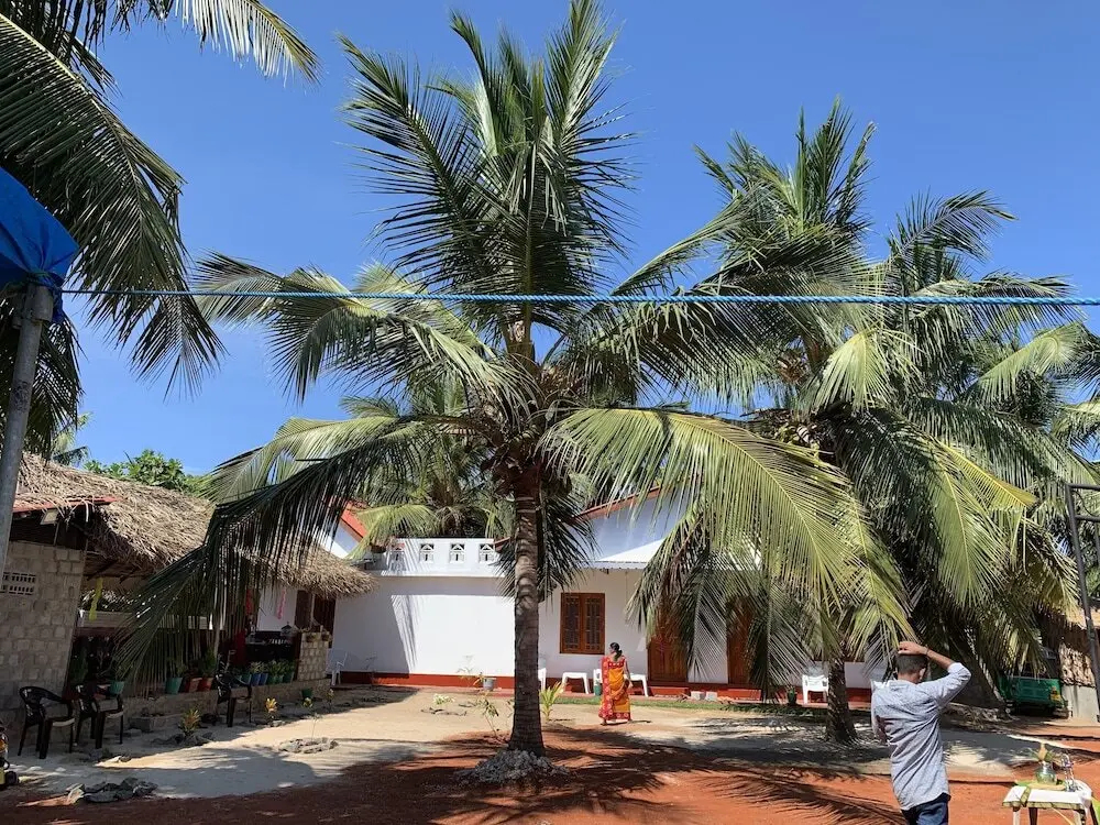 Нилавели: Palm view inn-Nilaveli