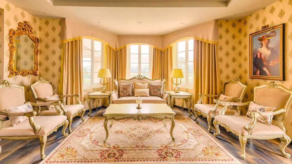 Нувара-Элия: The Westbury Palace